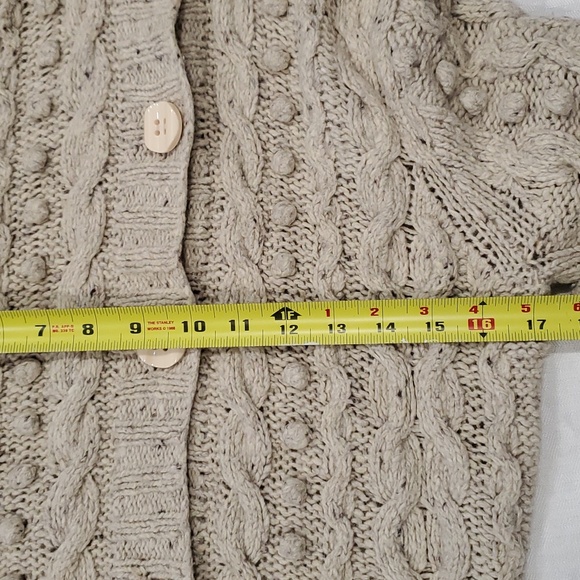 J.crew hand knit ivory cream button  removable fur  hood sweater  size M - Picture 12 of 15
